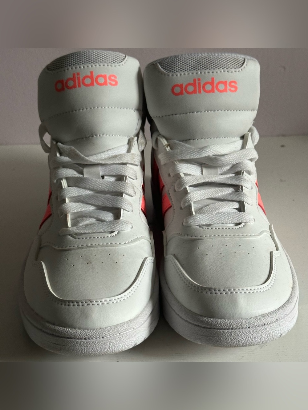 ADIDAS Kids White Sneakers with Pink Accent hoops mid 3.0 K basketball Sz 4.5